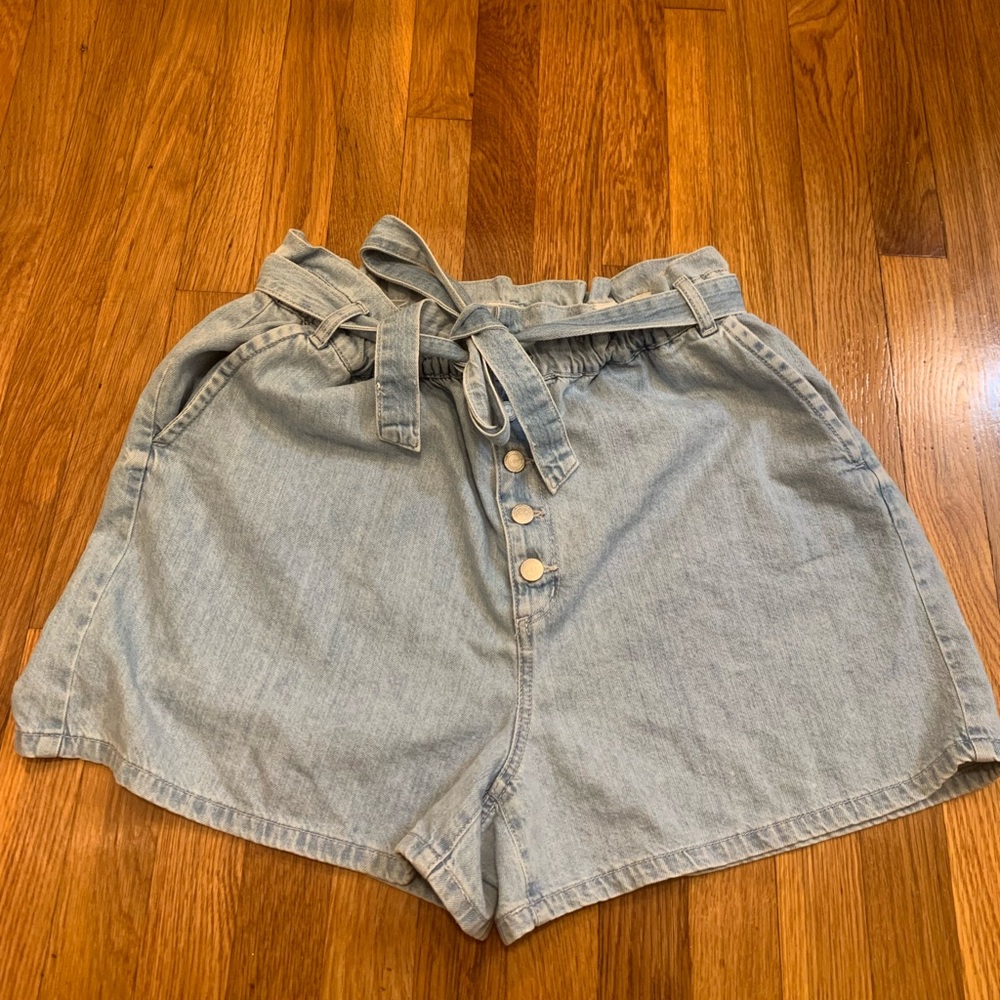 Loft Paper Bag Light Wash Denim Shorts, Size XL